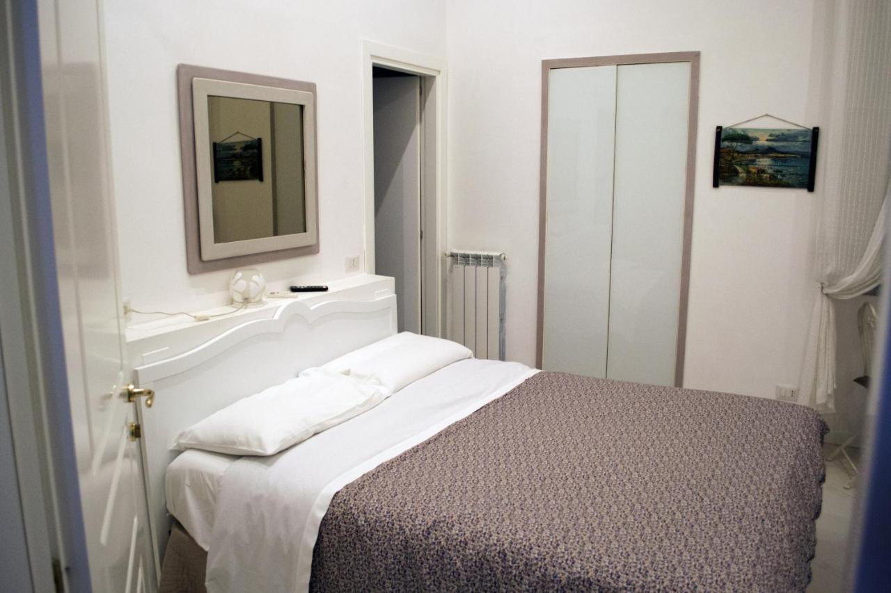 Le Stanze Di Dolly Bed & Breakfast Napoli Dış mekan fotoğraf